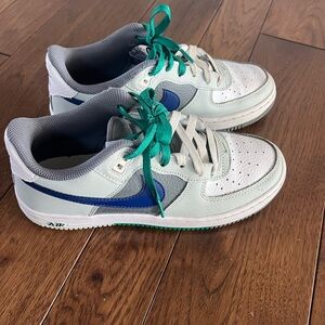 Nike Air Force 1 Youth kids size 5.5 (boys)